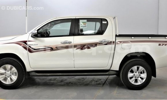 Acheter Import Voiture Toyota Hilux Blanc à Import - Dubai, Barh el Gazel Acheter Import Voiture Toyota Hilux Blanc à Import - Dubai, Barh el Gazel