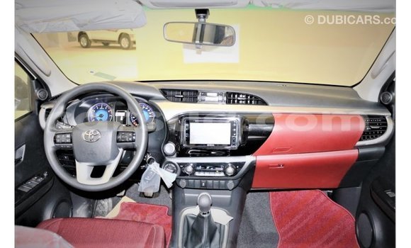 Acheter Import Voiture Toyota Hilux Blanc à Import - Dubai, Barh el Gazel Acheter Import Voiture Toyota Hilux Blanc à Import - Dubai, Barh el Gazel