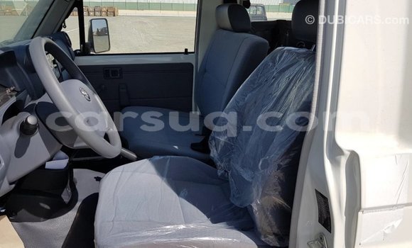 Acheter Import Voiture Toyota Land Cruiser Blanc à Import - Dubai, Barh el Gazel Acheter Import Voiture Toyota Land Cruiser Blanc à Import - Dubai, Barh el Gazel