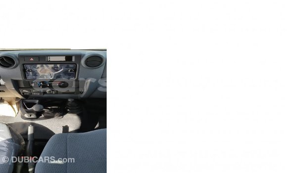 Acheter Import Voiture Toyota Land Cruiser Blanc à Import - Dubai, Barh el Gazel Acheter Import Voiture Toyota Land Cruiser Blanc à Import - Dubai, Barh el Gazel