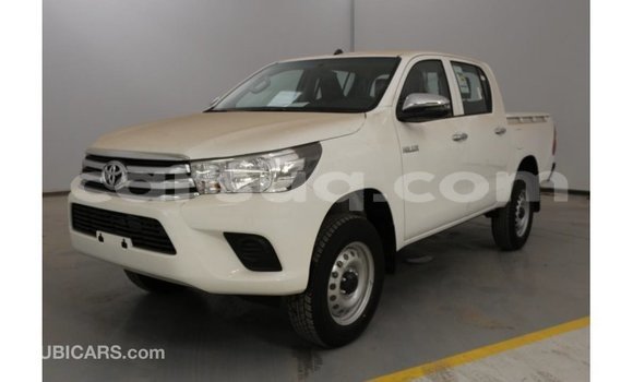 Acheter Import Voiture Toyota Hilux Blanc à Import - Dubai, Barh el Gazel Acheter Import Voiture Toyota Hilux Blanc à Import - Dubai, Barh el Gazel