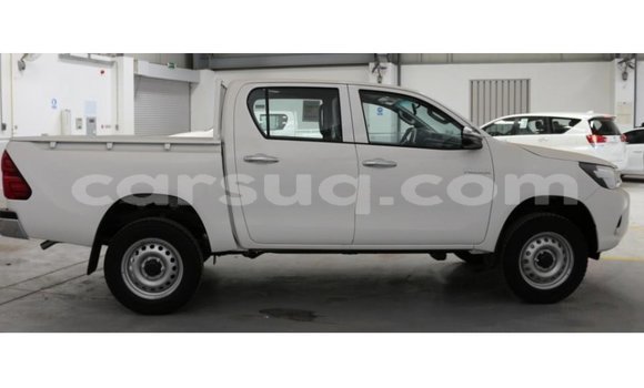 Acheter Import Voiture Toyota Hilux Blanc à Import - Dubai, Barh el Gazel Acheter Import Voiture Toyota Hilux Blanc à Import - Dubai, Barh el Gazel