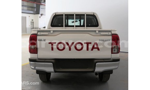 Acheter Import Voiture Toyota Hilux Blanc à Import - Dubai, Barh el Gazel Acheter Import Voiture Toyota Hilux Blanc à Import - Dubai, Barh el Gazel