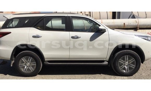 Acheter Import Voiture Toyota Fortuner Blanc à Import - Dubai, Barh el Gazel Acheter Import Voiture Toyota Fortuner Blanc à Import - Dubai, Barh el Gazel