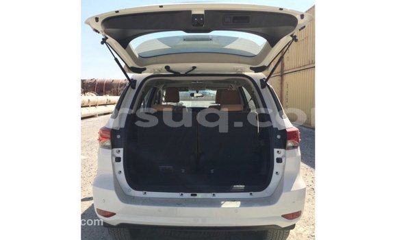 Acheter Import Voiture Toyota Fortuner Blanc à Import - Dubai, Barh el Gazel Acheter Import Voiture Toyota Fortuner Blanc à Import - Dubai, Barh el Gazel