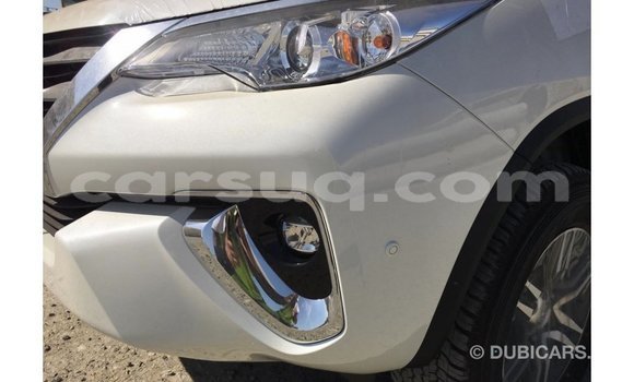 Acheter Import Voiture Toyota Fortuner Blanc à Import - Dubai, Barh el Gazel Acheter Import Voiture Toyota Fortuner Blanc à Import - Dubai, Barh el Gazel