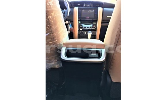 Acheter Import Voiture Toyota Fortuner Blanc à Import - Dubai, Barh el Gazel Acheter Import Voiture Toyota Fortuner Blanc à Import - Dubai, Barh el Gazel