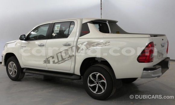 Acheter Import Voiture Toyota Hilux Blanc à Import - Dubai, Barh el Gazel Acheter Import Voiture Toyota Hilux Blanc à Import - Dubai, Barh el Gazel