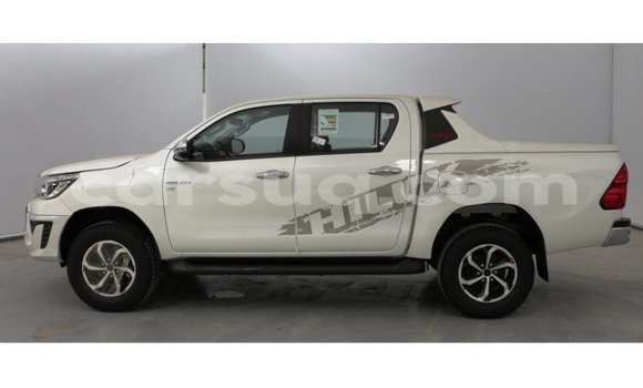 Acheter Import Voiture Toyota Hilux Blanc à Import - Dubai, Barh el Gazel Acheter Import Voiture Toyota Hilux Blanc à Import - Dubai, Barh el Gazel
