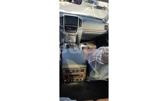 Acheter Import Voiture Toyota Land Cruiser Noir à Import - Dubai, Barh el Gazel Acheter Import Voiture Toyota Land Cruiser Noir à Import - Dubai, Barh el Gazel