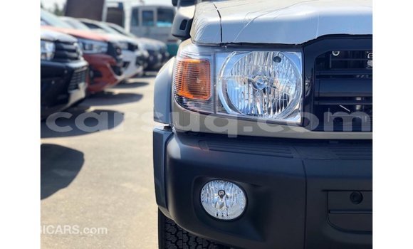 Buy Import Toyota Land Cruiser Beige Car in Import - Dubai in Barh el Gazel Buy Import Toyota Land Cruiser Beige Car in Import - Dubai in Barh el Gazel