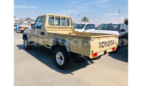 Buy Import Toyota Land Cruiser Beige Car in Import - Dubai in Barh el Gazel Buy Import Toyota Land Cruiser Beige Car in Import - Dubai in Barh el Gazel