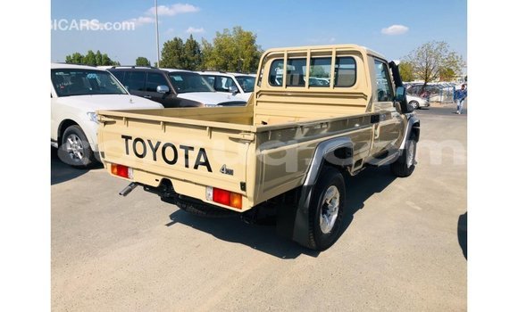 Buy Import Toyota Land Cruiser Beige Car in Import - Dubai in Barh el Gazel Buy Import Toyota Land Cruiser Beige Car in Import - Dubai in Barh el Gazel