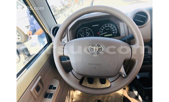 Buy Import Toyota Land Cruiser Beige Car in Import - Dubai in Barh el Gazel Buy Import Toyota Land Cruiser Beige Car in Import - Dubai in Barh el Gazel