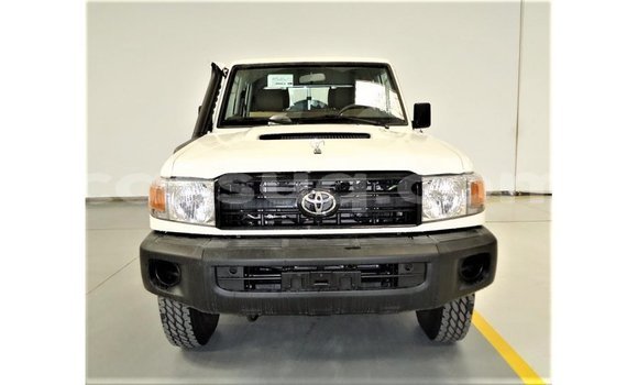 Acheter Import Voiture Toyota Land Cruiser Blanc à Import - Dubai, Barh el Gazel