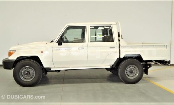 Acheter Import Voiture Toyota Land Cruiser Blanc à Import - Dubai, Barh el Gazel Acheter Import Voiture Toyota Land Cruiser Blanc à Import - Dubai, Barh el Gazel