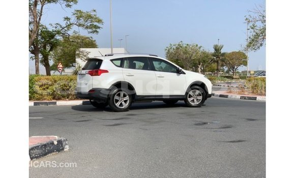 Acheter Import Voiture Toyota 4Runner Blanc à Import - Dubai, Barh el Gazel Acheter Import Voiture Toyota 4Runner Blanc à Import - Dubai, Barh el Gazel