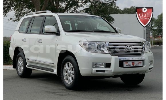 Acheter Import Voiture Toyota Land Cruiser Blanc à Import - Dubai, Barh el Gazel Acheter Import Voiture Toyota Land Cruiser Blanc à Import - Dubai, Barh el Gazel