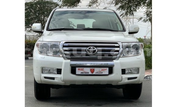 Acheter Import Voiture Toyota Land Cruiser Blanc à Import - Dubai, Barh el Gazel Acheter Import Voiture Toyota Land Cruiser Blanc à Import - Dubai, Barh el Gazel