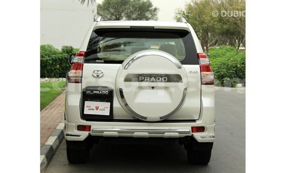 Acheter Import Voiture Toyota Prado Blanc à Import - Dubai, Barh el Gazel Acheter Import Voiture Toyota Prado Blanc à Import - Dubai, Barh el Gazel