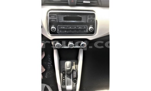 Acheter Import Voiture Nissan Sunny Blanc à Import - Dubai, Barh el Gazel Acheter Import Voiture Nissan Sunny Blanc à Import - Dubai, Barh el Gazel