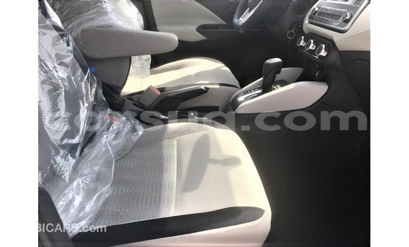 Acheter Import Voiture Nissan Sunny Blanc à Import - Dubai, Barh el Gazel Acheter Import Voiture Nissan Sunny Blanc à Import - Dubai, Barh el Gazel