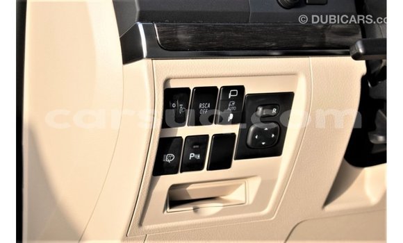 Acheter Import Voiture Toyota Land Cruiser Noir à Import - Dubai, Barh el Gazel Acheter Import Voiture Toyota Land Cruiser Noir à Import - Dubai, Barh el Gazel
