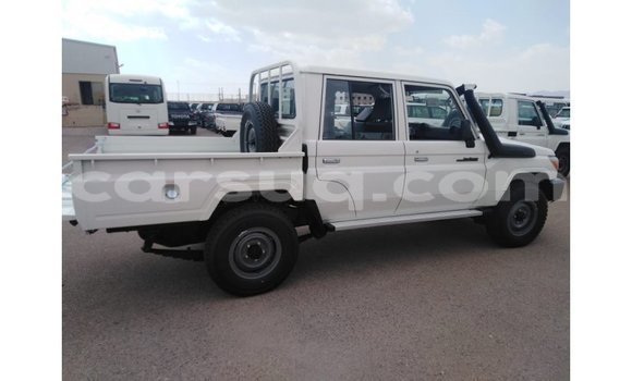 Acheter Import Voiture Toyota Land Cruiser Blanc à Import - Dubai, Barh el Gazel Acheter Import Voiture Toyota Land Cruiser Blanc à Import - Dubai, Barh el Gazel