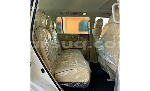 Acheter Import Voiture Nissan Patrol Blanc à Import - Dubai, Barh el Gazel Acheter Import Voiture Nissan Patrol Blanc à Import - Dubai, Barh el Gazel