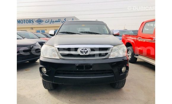 Acheter Import Voiture Toyota Fortuner Noir à Import - Dubai, Barh el Gazel Acheter Import Voiture Toyota Fortuner Noir à Import - Dubai, Barh el Gazel