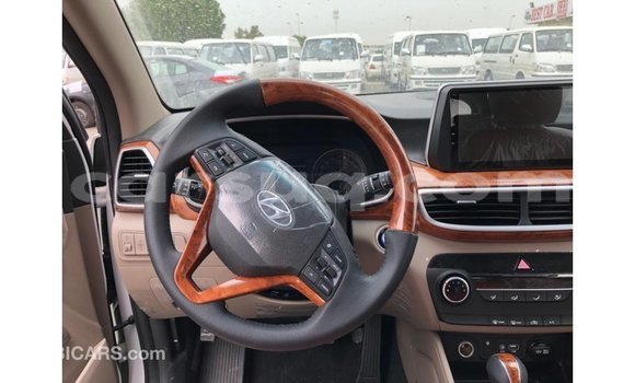 Acheter Import Voiture Hyundai Tucson Blanc à Import - Dubai, Barh el Gazel Acheter Import Voiture Hyundai Tucson Blanc à Import - Dubai, Barh el Gazel