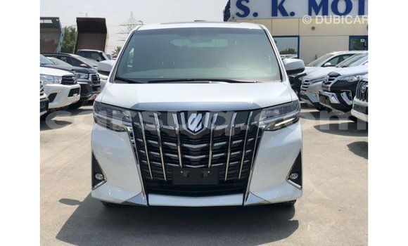 Acheter Import Voiture Toyota Alphard Blanc à Import - Dubai, Barh el Gazel Acheter Import Voiture Toyota Alphard Blanc à Import - Dubai, Barh el Gazel