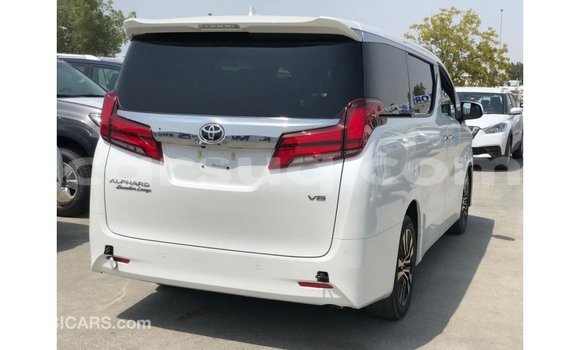 Acheter Import Voiture Toyota Alphard Blanc à Import - Dubai, Barh el Gazel Acheter Import Voiture Toyota Alphard Blanc à Import - Dubai, Barh el Gazel