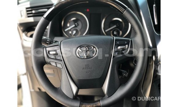 Acheter Import Voiture Toyota Alphard Blanc à Import - Dubai, Barh el Gazel Acheter Import Voiture Toyota Alphard Blanc à Import - Dubai, Barh el Gazel