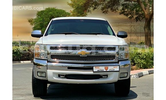 Acheter Import Voiture Chevrolet Silverado Blanc à Import - Dubai, Barh el Gazel Acheter Import Voiture Chevrolet Silverado Blanc à Import - Dubai, Barh el Gazel