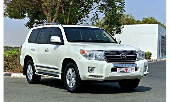 Acheter Import Voiture Toyota Land Cruiser Blanc à Import - Dubai, Barh el Gazel Acheter Import Voiture Toyota Land Cruiser Blanc à Import - Dubai, Barh el Gazel
