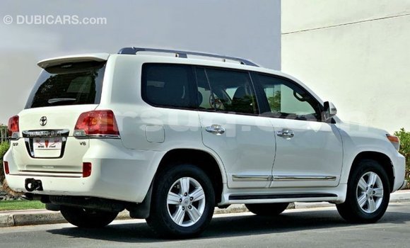 Acheter Import Voiture Toyota Land Cruiser Blanc à Import - Dubai, Barh el Gazel Acheter Import Voiture Toyota Land Cruiser Blanc à Import - Dubai, Barh el Gazel