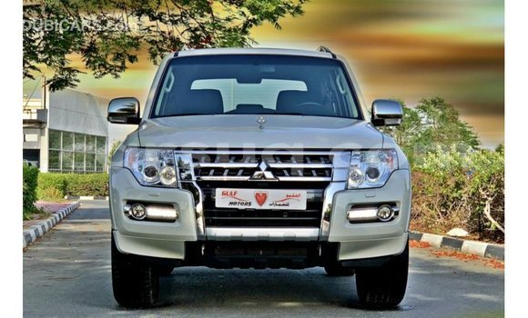 Acheter Import Voiture Mitsubishi Pajero Blanc à Import - Dubai, Barh el Gazel Acheter Import Voiture Mitsubishi Pajero Blanc à Import - Dubai, Barh el Gazel