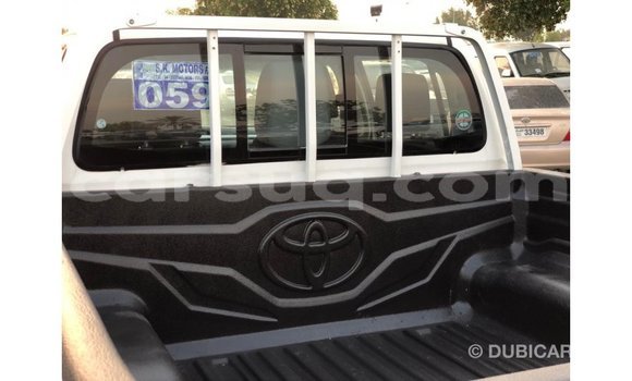 Buy Import Toyota Hilux White Car in Import - Dubai in Barh el Gazel Buy Import Toyota Hilux White Car in Import - Dubai in Barh el Gazel