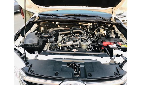 Buy Import Toyota Hilux White Car in Import - Dubai in Barh el Gazel Buy Import Toyota Hilux White Car in Import - Dubai in Barh el Gazel