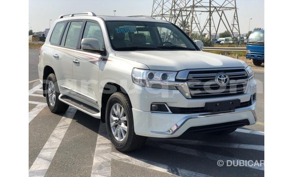 Acheter Import Voiture Toyota Land Cruiser Blanc à Import - Dubai, Barh el Gazel Acheter Import Voiture Toyota Land Cruiser Blanc à Import - Dubai, Barh el Gazel