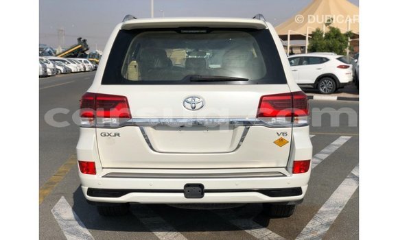 Acheter Import Voiture Toyota Land Cruiser Blanc à Import - Dubai, Barh el Gazel Acheter Import Voiture Toyota Land Cruiser Blanc à Import - Dubai, Barh el Gazel