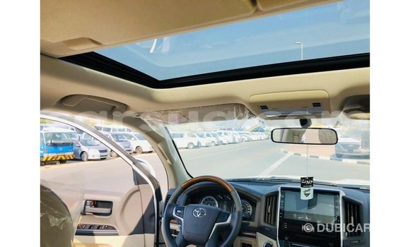 Acheter Import Voiture Toyota Land Cruiser Blanc à Import - Dubai, Barh el Gazel Acheter Import Voiture Toyota Land Cruiser Blanc à Import - Dubai, Barh el Gazel