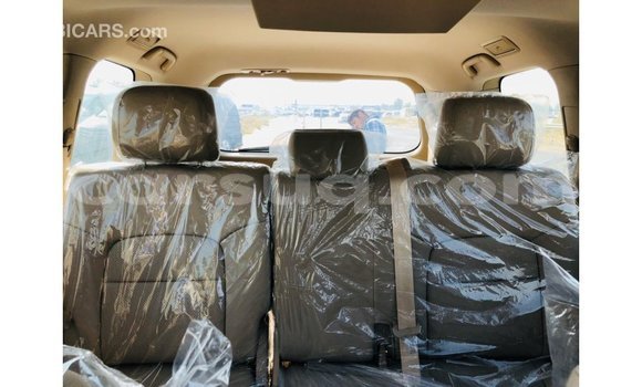 Acheter Import Voiture Toyota Land Cruiser Blanc à Import - Dubai, Barh el Gazel Acheter Import Voiture Toyota Land Cruiser Blanc à Import - Dubai, Barh el Gazel