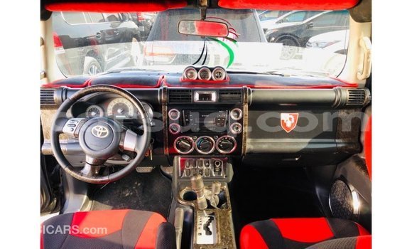 Acheter Import Voiture Toyota FJ Cruiser Noir à Import - Dubai, Barh el Gazel Acheter Import Voiture Toyota FJ Cruiser Noir à Import - Dubai, Barh el Gazel