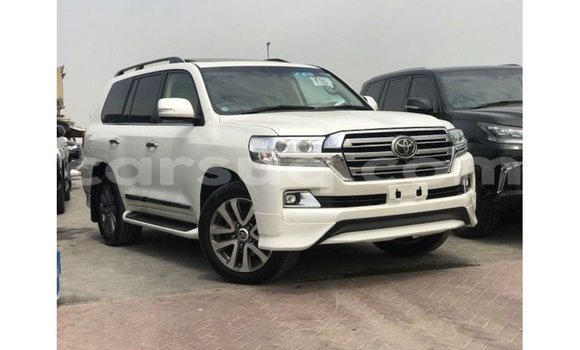 Acheter Import Voiture Toyota Land Cruiser Blanc à Import - Dubai, Barh el Gazel