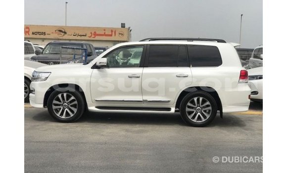 Acheter Import Voiture Toyota Land Cruiser Blanc à Import - Dubai, Barh el Gazel Acheter Import Voiture Toyota Land Cruiser Blanc à Import - Dubai, Barh el Gazel
