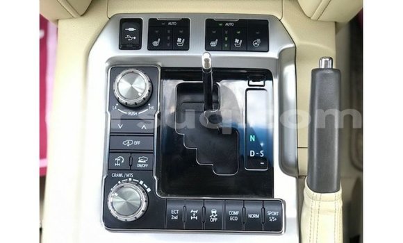 Acheter Import Voiture Toyota Land Cruiser Blanc à Import - Dubai, Barh el Gazel Acheter Import Voiture Toyota Land Cruiser Blanc à Import - Dubai, Barh el Gazel