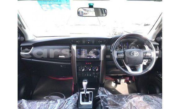 Buy Import Toyota Fortuner White Car in Import - Dubai in Barh el Gazel Buy Import Toyota Fortuner White Car in Import - Dubai in Barh el Gazel