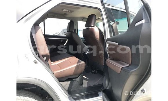 Acheter Import Voiture Toyota Fortuner Autre à Import - Dubai, Barh el Gazel Acheter Import Voiture Toyota Fortuner Autre à Import - Dubai, Barh el Gazel